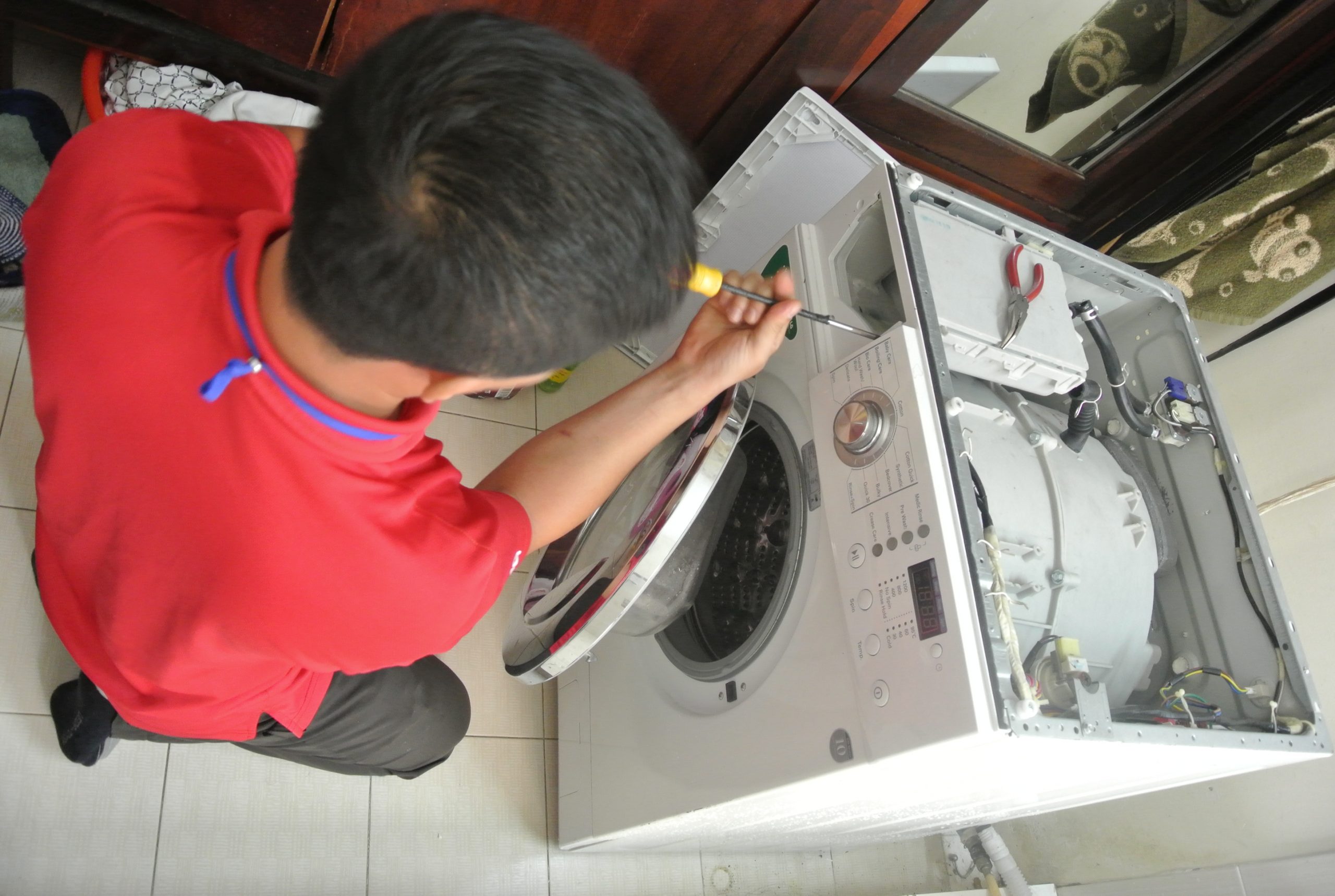 Cách sửa máy giặt không xả nước từ chuyên gia